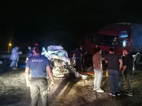 Kocaeli'de trafik kazası: 1 kişi hayatını kaybetti, 3 kişi yaralı - Son Dakika Haberleri